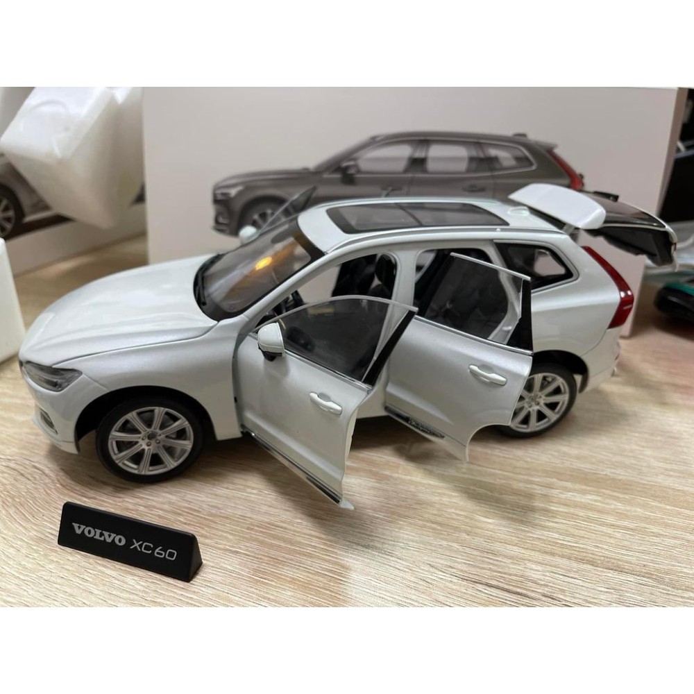 VOLVO 原廠 正品 1:18 模型車 車模 XC60 車門可開-細節圖4