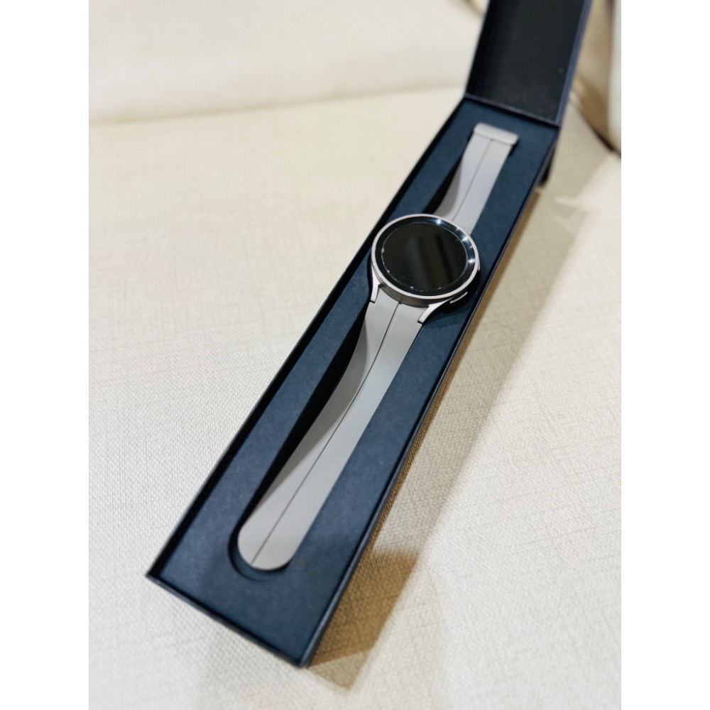 三星 samsung galaxy watch 5 pro 45mm 鈦晶灰 附原廠錶帶 台灣公司貨-細節圖2