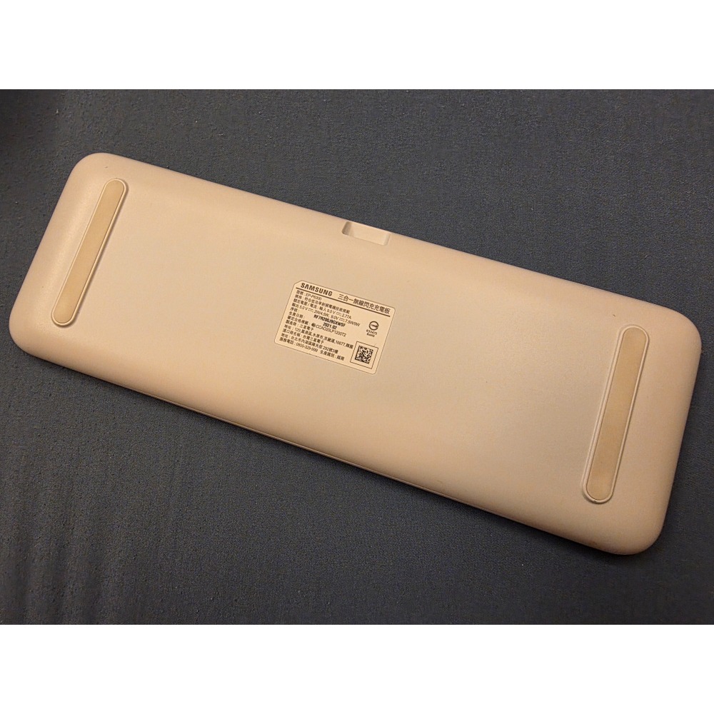 三星samsung原廠三合一無線閃充充電板 9W 二手 白色 EP-P6300 可同時充手機 手錶 耳機-細節圖3