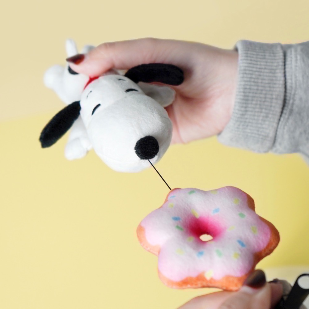 全新限量現貨 7-11 史努比想吃系列 伸縮吊飾 胡士托 歐拉夫 史努比-細節圖4