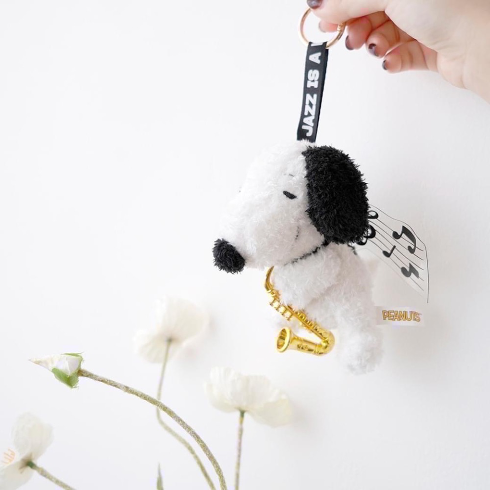 全新限量現貨+預購 7-11 經典格紋系列伸縮鑰匙圈 史努比 歐拉夫 絨毛娃娃 玩偶 史努比爵士樂手絨毛吊飾 面紙套-細節圖8