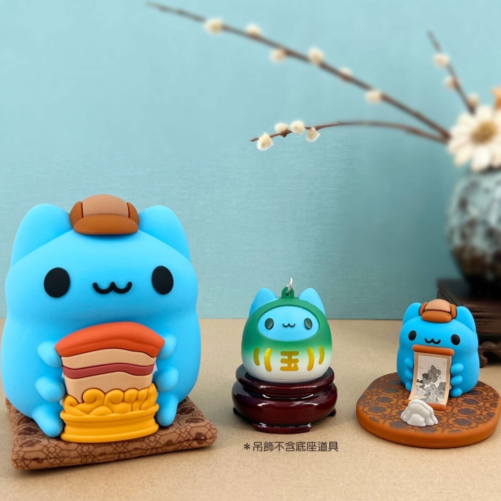 全新限量現貨 貓貓蟲咖波 故宮100周年 聯名精品小物 造型手機座 造型氣氛燈 達摩吊飾 附贈展示架-細節圖7
