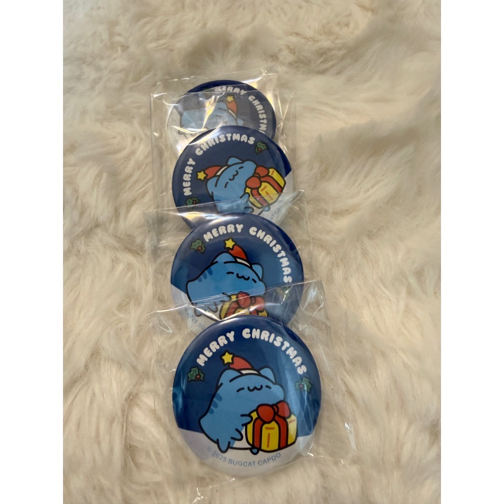 ❄️粉絲專屬❄全新限量現貨 咖波屋 奶泡貓 臺中驛 民權店 2025聖誕咖波徽章 2025聖誕折疊卡片 鐵盒吊飾附胸針-規格圖8