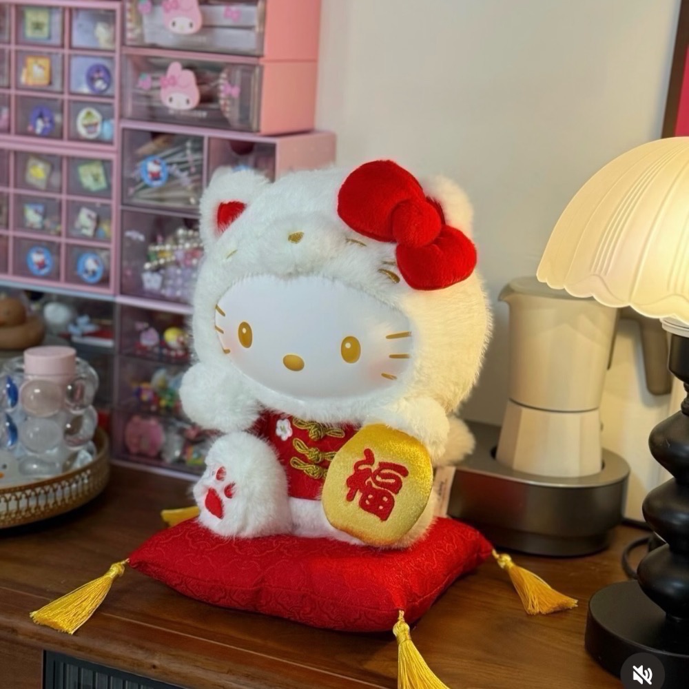 全新限量現貨 正版授權 三麗鷗 Sanrio Kitty 招財貓系列絨毛娃娃 30公分-細節圖5