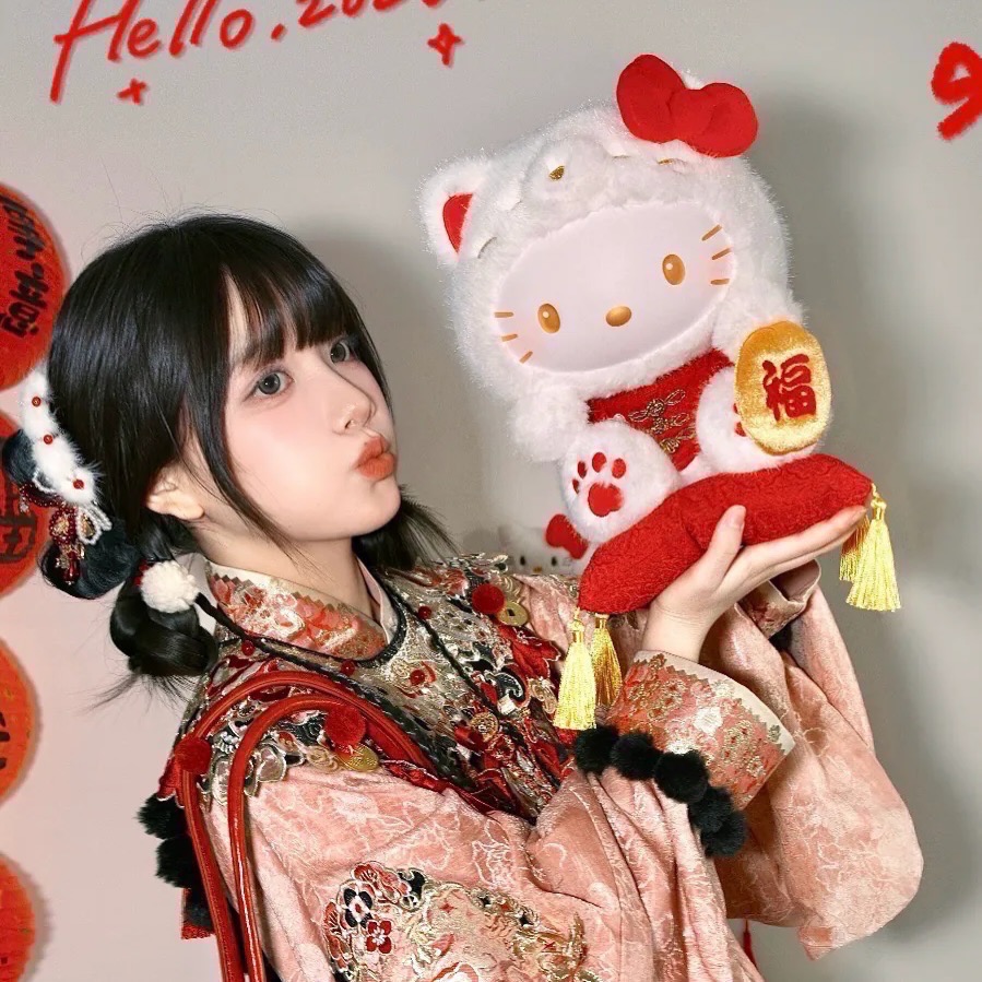 全新限量現貨 正版授權 三麗鷗 Sanrio Kitty 招財貓系列絨毛娃娃 30公分-細節圖8