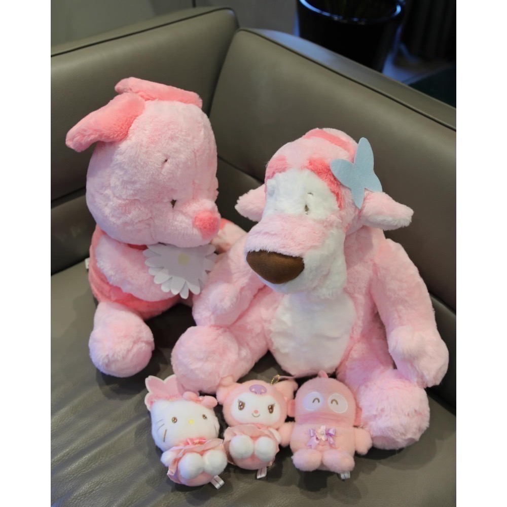 全新限量現貨 正版授權 7-11 三麗鷗 粉嫩春櫻絨毛吊飾 16吋絨毛玩偶 Kitty 酷洛米 小豬 跳跳虎 維尼-細節圖5