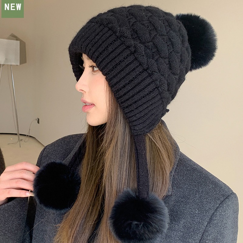 【AngelNaNa】加絨毛線帽-可愛三毛球大頭圍護耳加絨保暖麻花針織女毛帽(SHA0023)-規格圖8