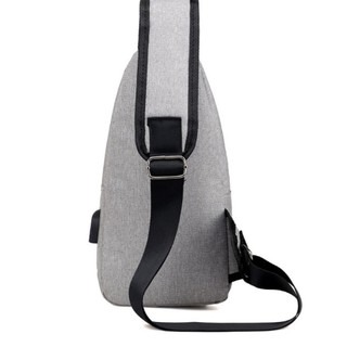 胸口包🔥台灣現貨🔥 韓版時尚單肩包 USB充電側背包 USB充電斜背包 單肩包 側背包 胸前包 斜背包 胸包-細節圖4