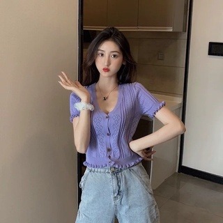 短袖 🔥臺灣現貨🔥 顯瘦鎖骨款 V領排扣上衣  短版上衣 V領針織短袖上衣 短袖t恤 女裝 顯瘦上衣 衣服-細節圖3