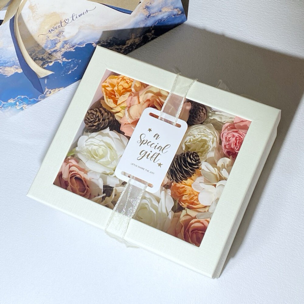 米色+仿真花+拉菲草+提袋