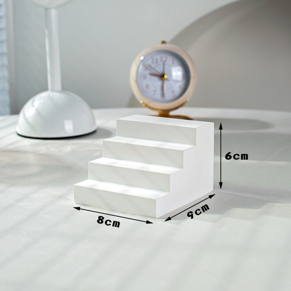 小樓梯一個（9.5*8*高6cm)