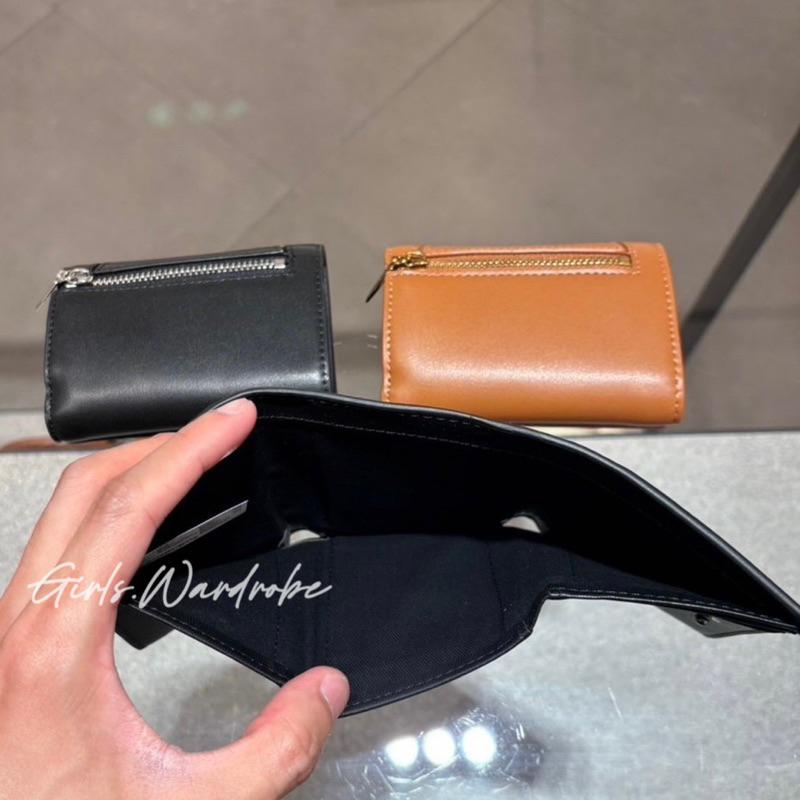 【𝐆𝐢𝐫𝐥𝐬.𝐖𝐚𝐫𝐝𝐫𝐨𝐛𝐞新加坡小CK正品代購】幾何設計拼接短夾 錢包CK6-10770623-細節圖3