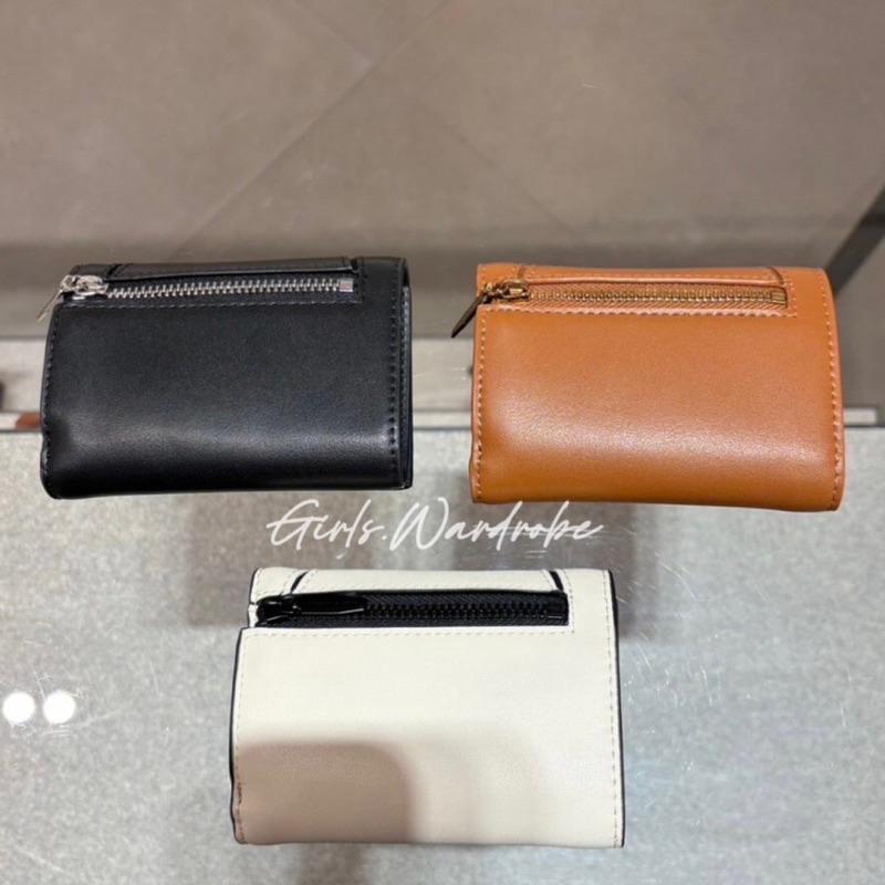 【𝐆𝐢𝐫𝐥𝐬.𝐖𝐚𝐫𝐝𝐫𝐨𝐛𝐞新加坡小CK正品代購】幾何設計拼接短夾 錢包CK6-10770623-細節圖5