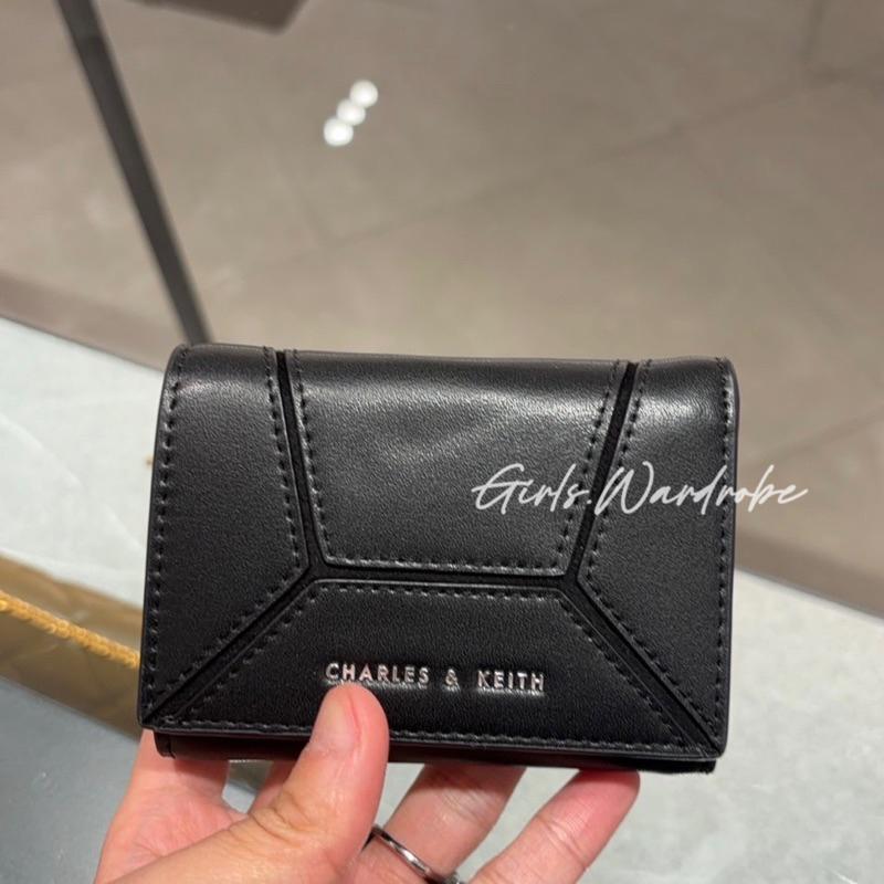 【𝐆𝐢𝐫𝐥𝐬.𝐖𝐚𝐫𝐝𝐫𝐨𝐛𝐞新加坡小CK正品代購】幾何設計拼接短夾 錢包CK6-10770623-細節圖7