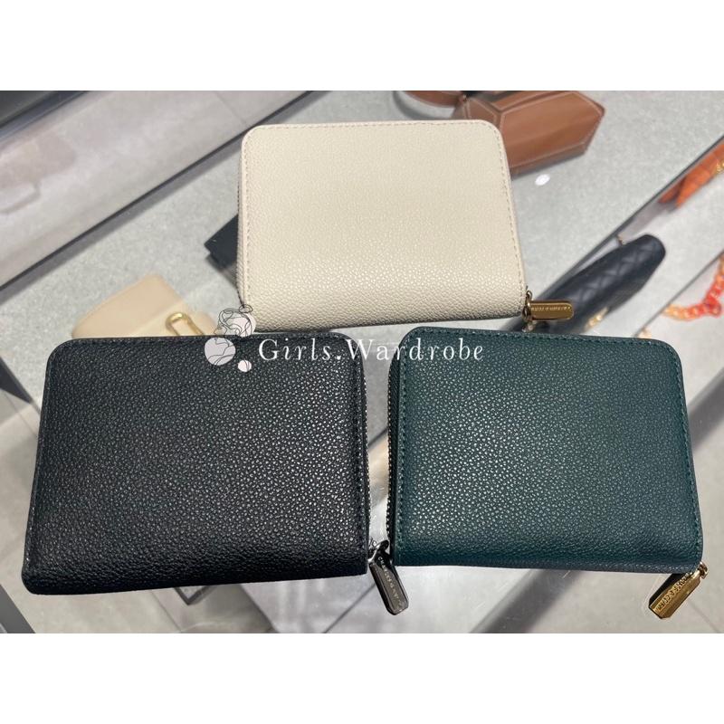 【𝐆𝐢𝐫𝐥𝐬.𝐖𝐚𝐫𝐝𝐫𝐨𝐛𝐞新加坡小CK正品代購】有相片層✨素面荔枝紋拉鍊式短夾CK6-10770255 生日禮物-細節圖2