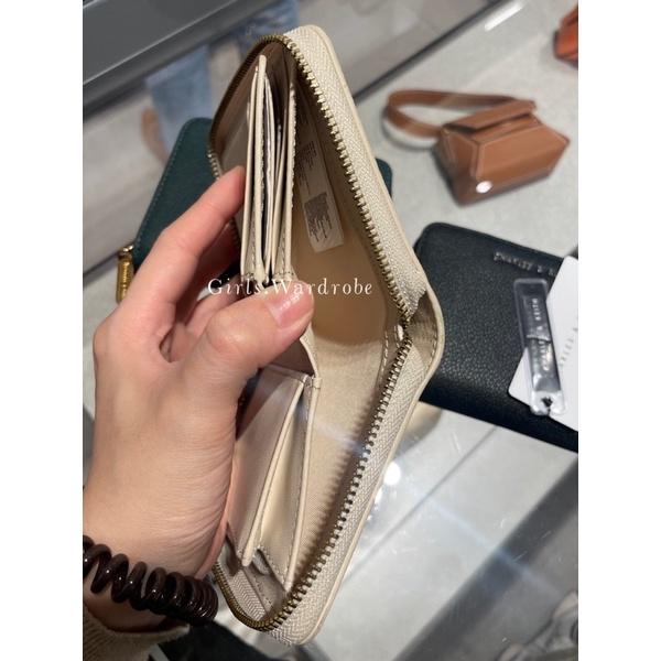 【𝐆𝐢𝐫𝐥𝐬.𝐖𝐚𝐫𝐝𝐫𝐨𝐛𝐞新加坡小CK正品代購】有相片層✨素面荔枝紋拉鍊式短夾CK6-10770255 生日禮物-細節圖6