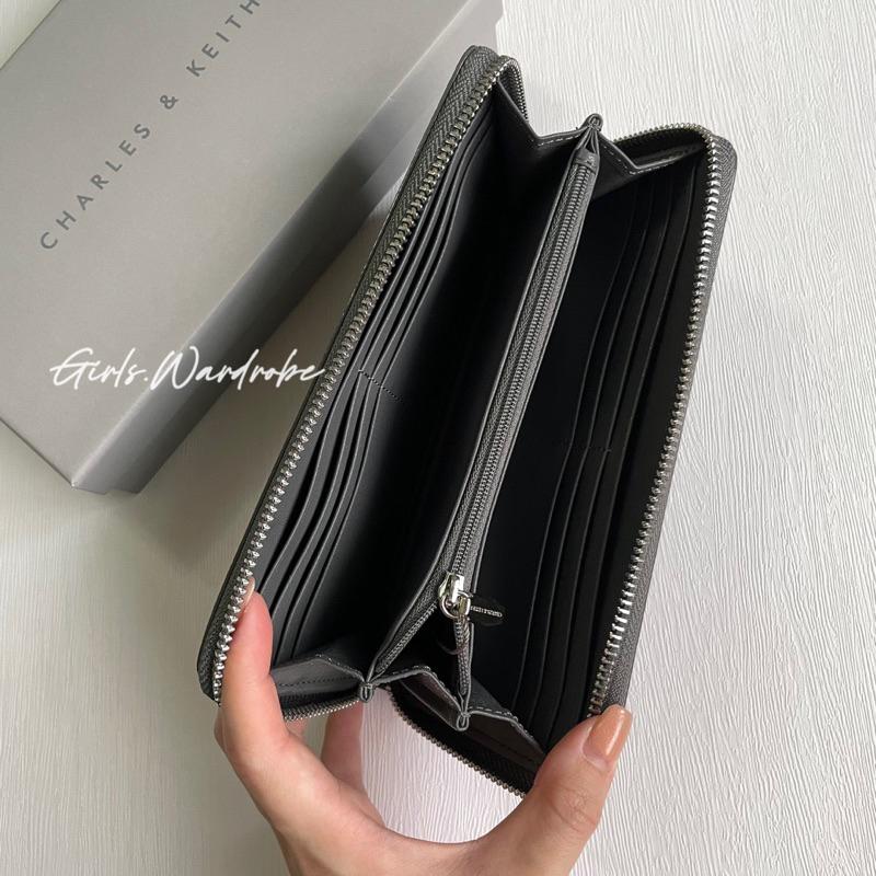 【𝐆𝐢𝐫𝐥𝐬.𝐖𝐚𝐫𝐝𝐫𝐨𝐛𝐞新加坡小CK正品代購】防刮荔枝紋拉鍊長夾 錢包CK6-10770552-1-細節圖5