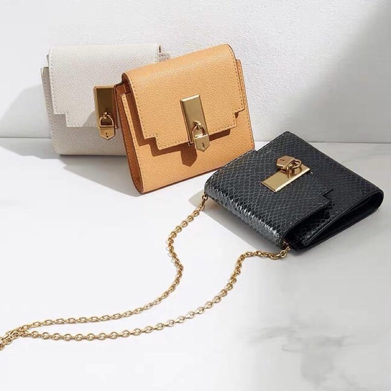 現貨🔥【𝐆𝐢𝐫𝐥𝐬.𝐖𝐚𝐫𝐝𝐫𝐨𝐛𝐞新加坡小CK正品代購】鎖扣鍊條斜背包WOC 短夾10770508-細節圖3