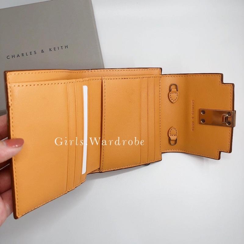 現貨🔥【𝐆𝐢𝐫𝐥𝐬.𝐖𝐚𝐫𝐝𝐫𝐨𝐛𝐞新加坡小CK正品代購】鎖扣鍊條斜背包WOC 短夾10770508-細節圖4