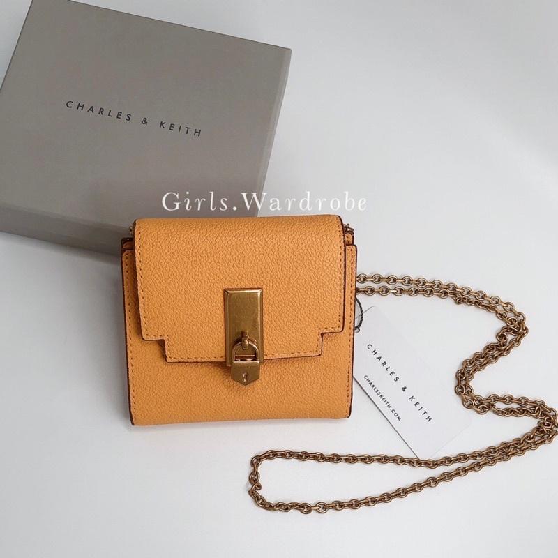 現貨🔥【𝐆𝐢𝐫𝐥𝐬.𝐖𝐚𝐫𝐝𝐫𝐨𝐛𝐞新加坡小CK正品代購】鎖扣鍊條斜背包WOC 短夾10770508-細節圖5