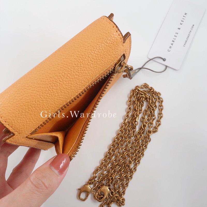 現貨🔥【𝐆𝐢𝐫𝐥𝐬.𝐖𝐚𝐫𝐝𝐫𝐨𝐛𝐞新加坡小CK正品代購】鎖扣鍊條斜背包WOC 短夾10770508-細節圖6