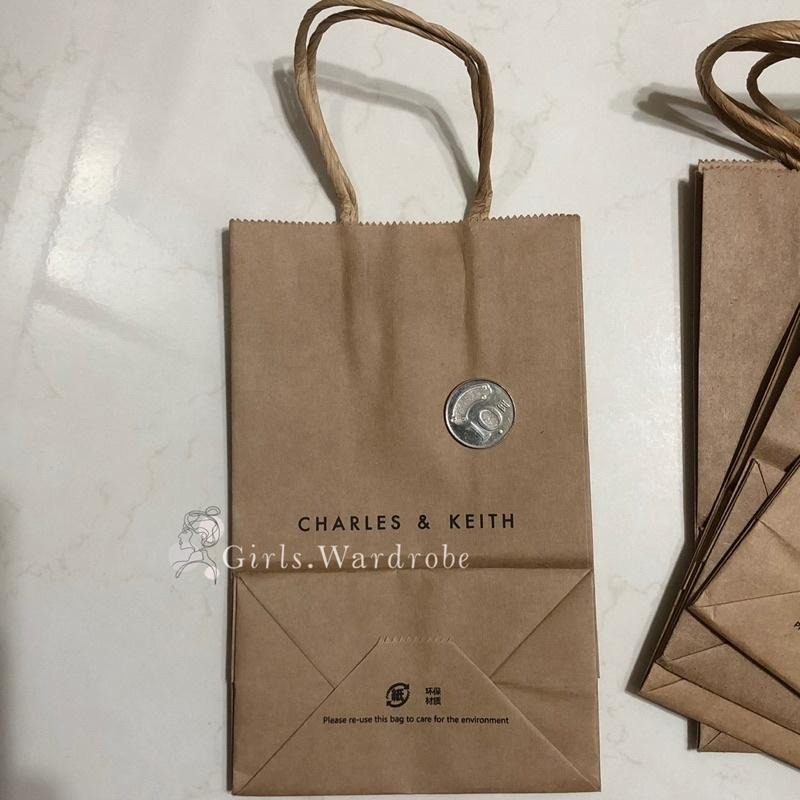 小ck charles & keith 牛皮紙袋 包裝袋 禮品袋 新舊款隨機出貨（另有淺灰禮品紙袋賣場）-細節圖5