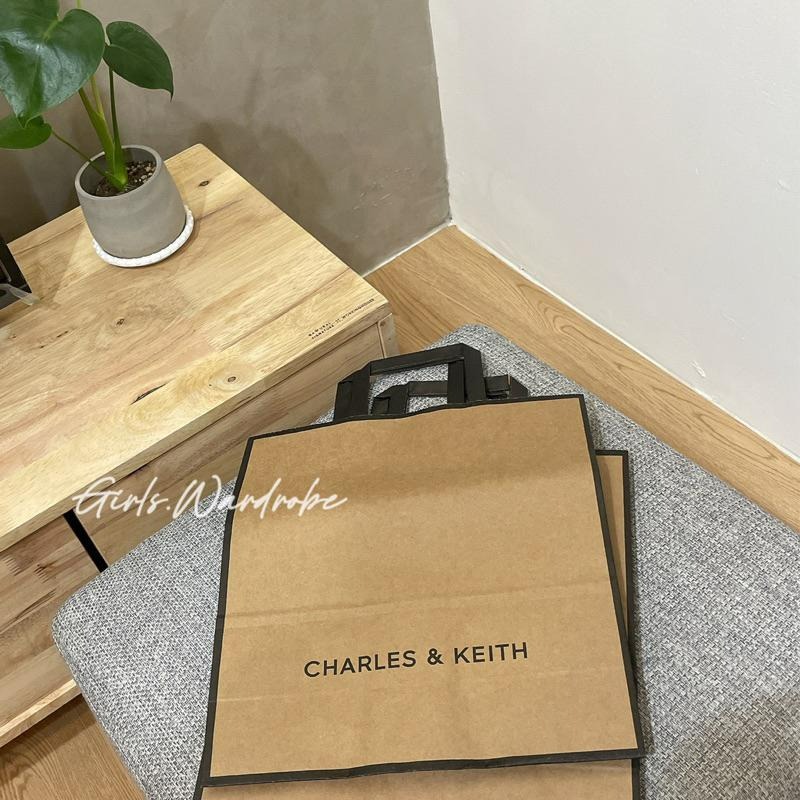 小ck charles & keith 牛皮紙袋 包裝袋 禮品袋 新舊款隨機出貨（另有淺灰禮品紙袋賣場）-細節圖8