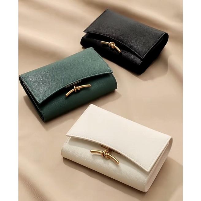 【𝐆𝐢𝐫𝐥𝐬.𝐖𝐚𝐫𝐝𝐫𝐨𝐛𝐞新加坡小CK正品代購】有相片層 扭結造型金釦中夾 錢包CK6-10770532-細節圖8