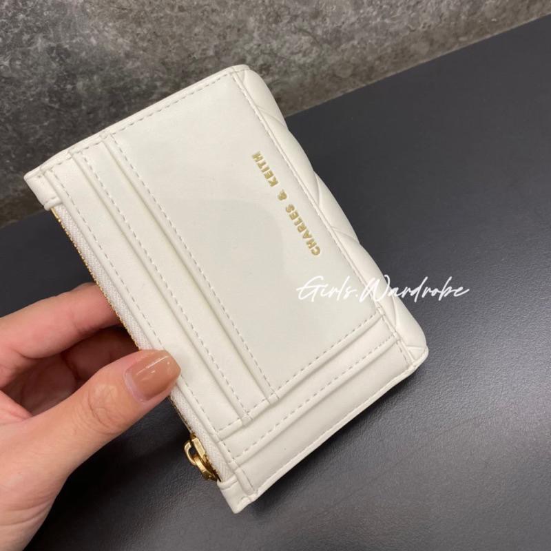 【𝐆𝐢𝐫𝐥𝐬.𝐖𝐚𝐫𝐝𝐫𝐨𝐛𝐞新加坡小CK正品代購】鬆軟菱格拉鍊短夾50770524 10770580聖誕禮物-細節圖6