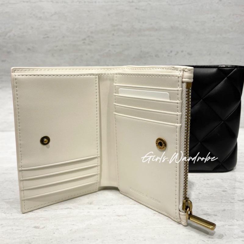 【𝐆𝐢𝐫𝐥𝐬.𝐖𝐚𝐫𝐝𝐫𝐨𝐛𝐞新加坡小CK正品代購】鬆軟菱格拉鍊短夾50770524 10770580聖誕禮物-細節圖7