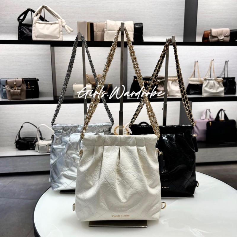 【𝐆𝐢𝐫𝐥𝐬.𝐖𝐚𝐫𝐝𝐫𝐨𝐛𝐞新加坡小CK正品代購】最新迷你款菱格鍊條流浪包 後背包 托特包CK2-60782390-細節圖2