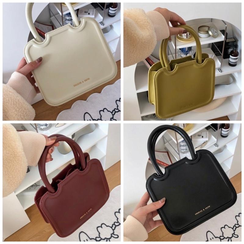 【𝐆𝐢𝐫𝐥𝐬.𝐖𝐚𝐫𝐝𝐫𝐨𝐛𝐞新加坡小CK正品代購】手提硬殼包 餅乾包 斜背包CK2-30781598 情人節-細節圖2