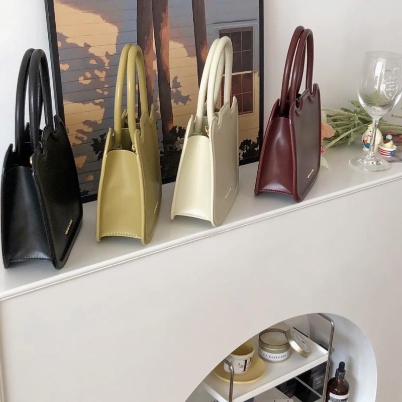 【𝐆𝐢𝐫𝐥𝐬.𝐖𝐚𝐫𝐝𝐫𝐨𝐛𝐞新加坡小CK正品代購】手提硬殼包 餅乾包 斜背包CK2-30781598 情人節-細節圖7