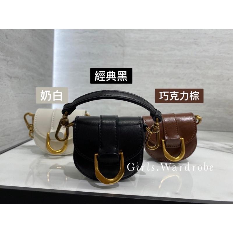 【𝐆𝐢𝐫𝐥𝐬.𝐖𝐚𝐫𝐝𝐫𝐨𝐛𝐞新加坡小CK正品代購】AirPods耳機包80680984 30681046-細節圖2