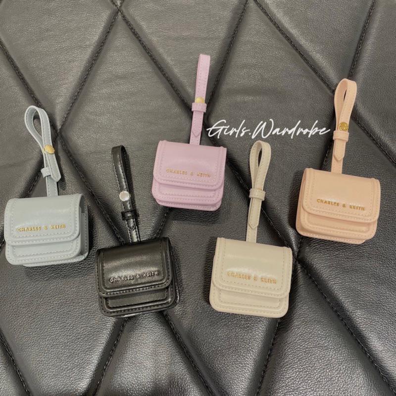 【𝐆𝐢𝐫𝐥𝐬.𝐖𝐚𝐫𝐝𝐫𝐨𝐛𝐞新加坡小CK正品代購】AirPods耳機包80680984 30681046-細節圖3