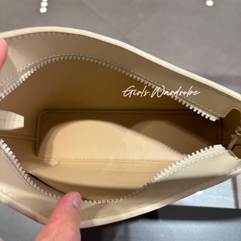 【𝐆𝐢𝐫𝐥𝐬.𝐖𝐚𝐫𝐝𝐫𝐨𝐛𝐞新加坡小CK正品代購】幾何剪裁單肩手提斜背包CK2-50781526-細節圖5