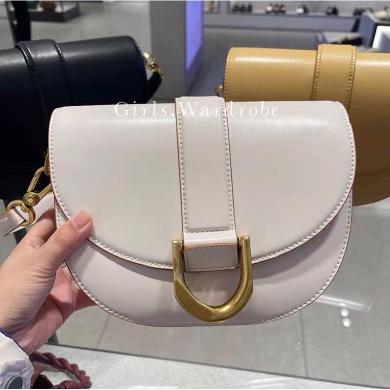 現貨🔥【𝐆𝐢𝐫𝐥𝐬.𝐖𝐚𝐫𝐝𝐫𝐨𝐛𝐞新加坡小CK正品代購】Gabine馬鞍包80781412 80781454-細節圖7