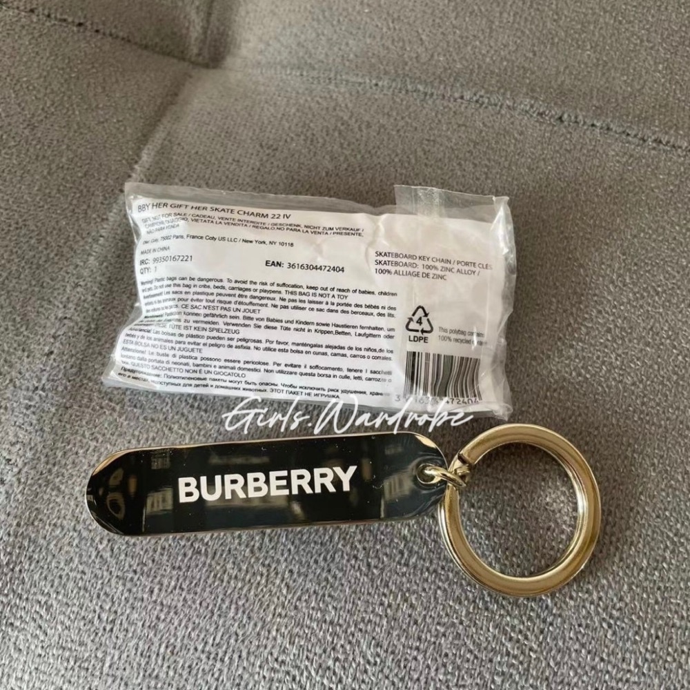 限量🔥【𝐆𝐢𝐫𝐥𝐬.𝐖𝐚𝐫𝐝𝐫𝐨𝐛𝐞歐洲正品代購】BURBERRY巴寶莉VIP金色滑板車造型鑰匙圈 吊飾-細節圖5