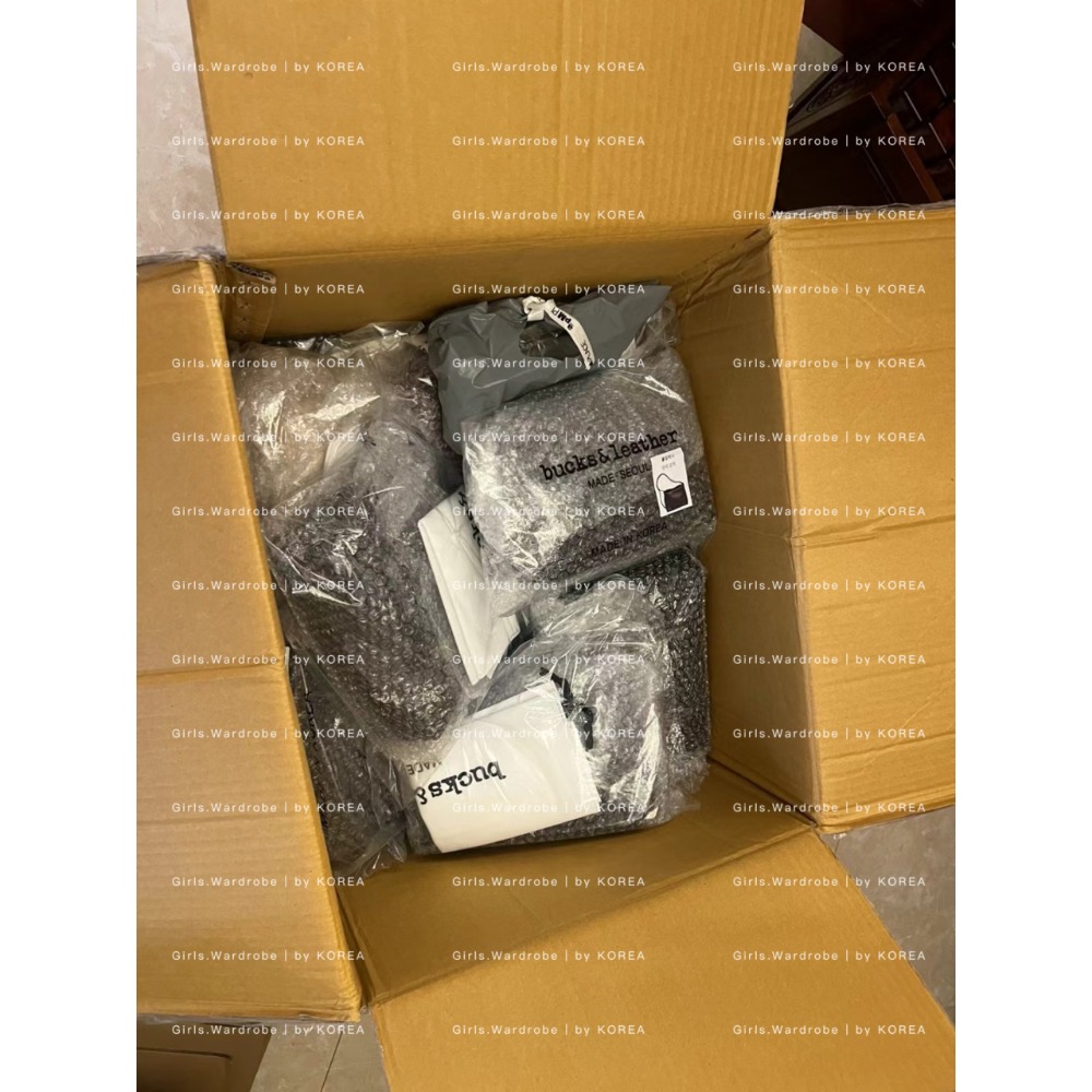 【𝐆𝐢𝐫𝐥𝐬.𝐖𝐚𝐫𝐝𝐫𝐨𝐛𝐞🇰🇷韓國正品代購】正韓bucks & leather手工牛皮拉鍊斜背包 肩背包-細節圖11
