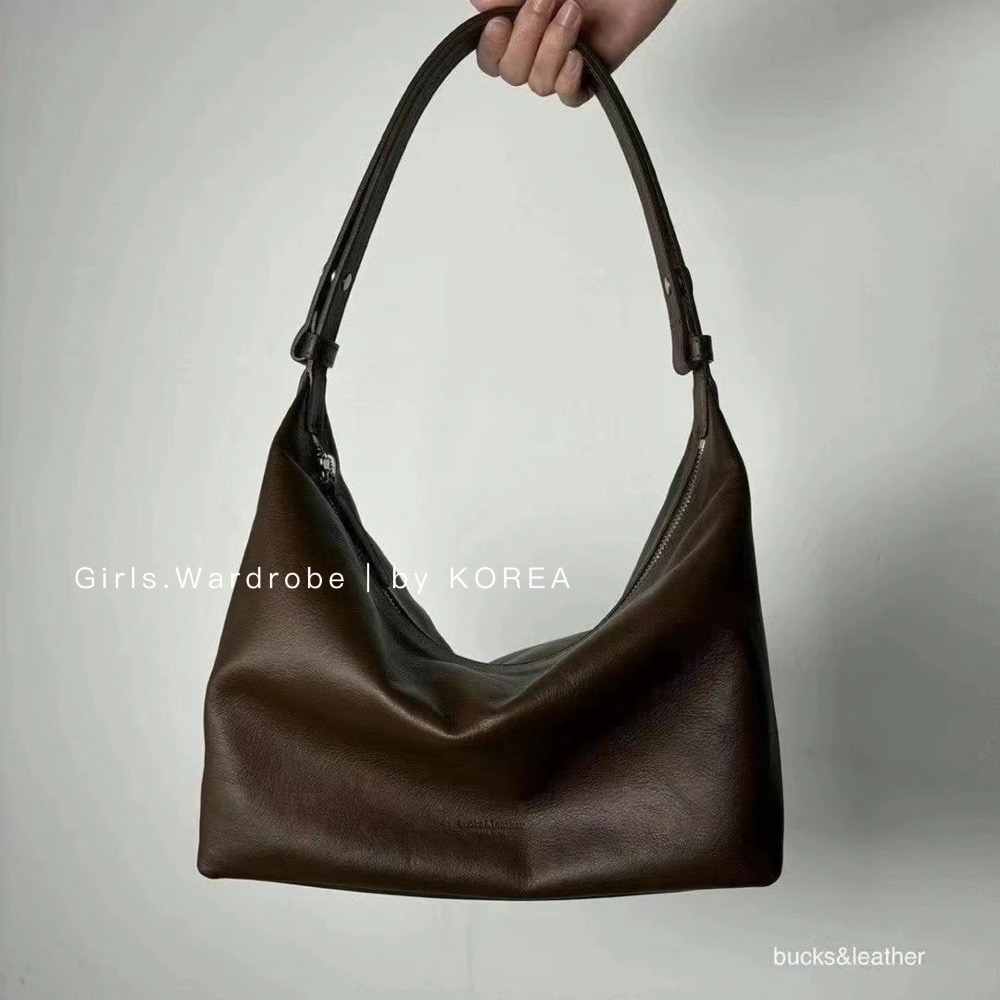 【𝐆𝐢𝐫𝐥𝐬.𝐖𝐚𝐫𝐝𝐫𝐨𝐛𝐞🇰🇷韓國正品代購】正韓bucks & leather手工牛皮拉鍊斜背包 肩背包-規格圖11
