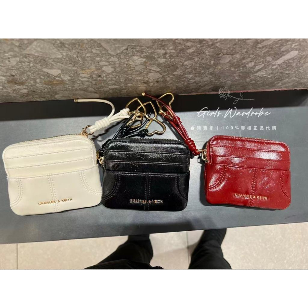 現貨🔥𝐆𝐢𝐫𝐥𝐬.𝐖𝐚𝐫𝐝𝐫𝐨𝐛𝐞｜ 小ck 愛心掛飾卡夾 零錢包CK6-50681248-細節圖8