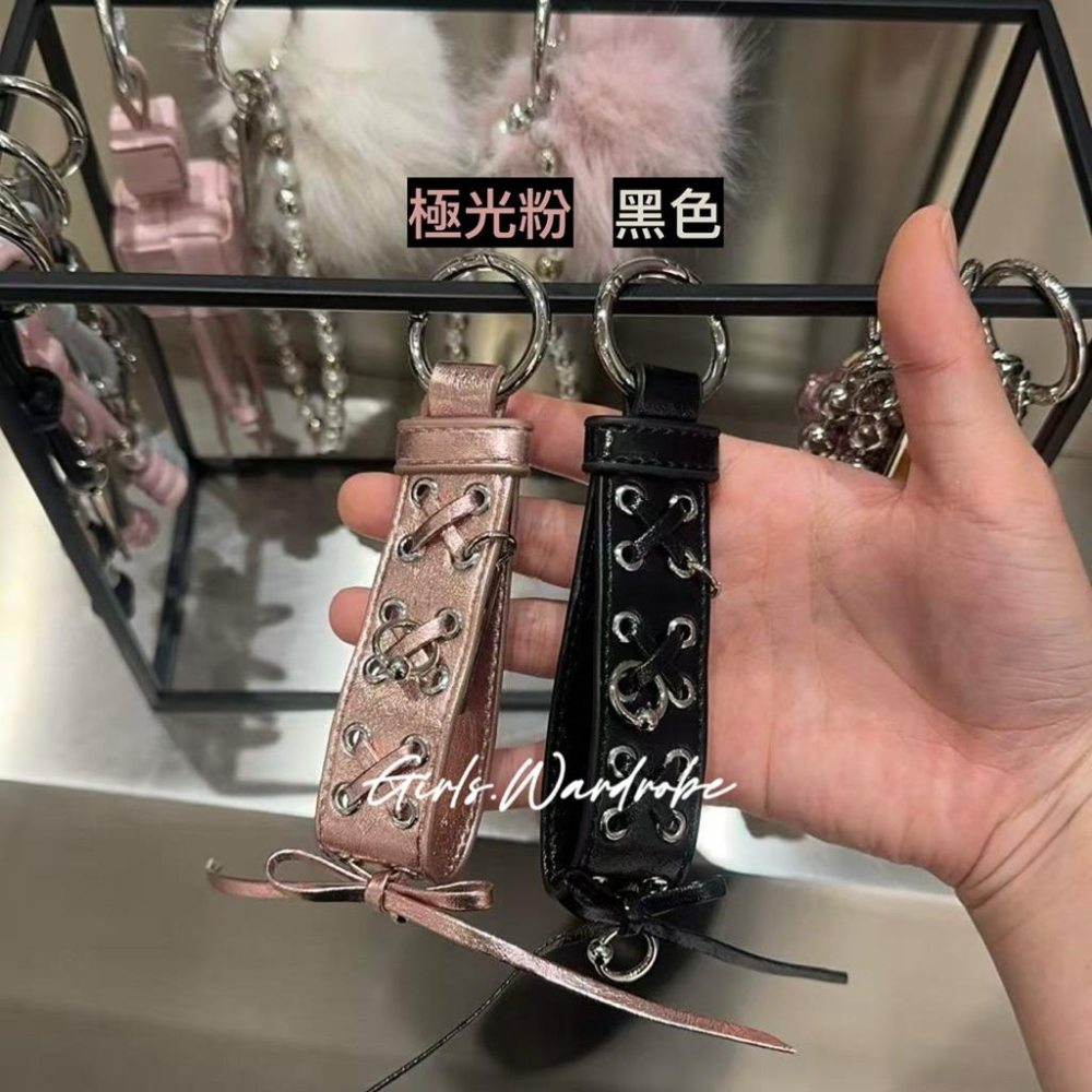 現貨🔥𝐆𝐢𝐫𝐥𝐬.𝐖𝐚𝐫𝐝𝐫𝐨𝐛𝐞｜小ck附盒 牛角可頌麵包🥐蝴蝶餅🥨娃娃 吉祥物 鑰匙圈包掛 多款掛飾 正品 聖誕禮物-細節圖3