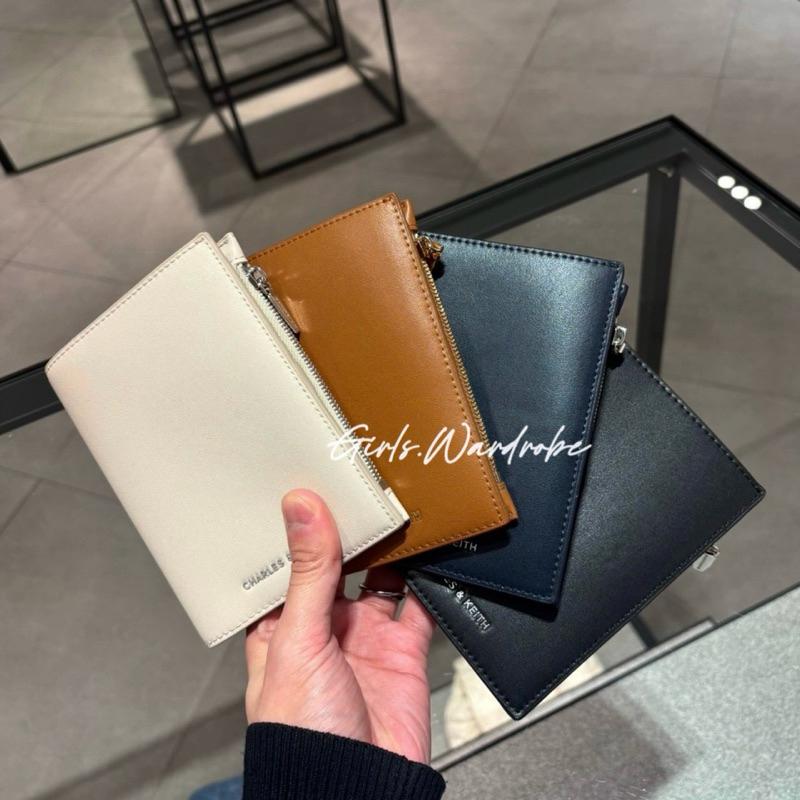 藍現貨🔥𝐆𝐢𝐫𝐥𝐬.𝐖𝐚𝐫𝐝𝐫𝐨𝐛𝐞｜小ck Noelle護照夾 卡夾 錢包 正品代購CK6-60770654-細節圖2