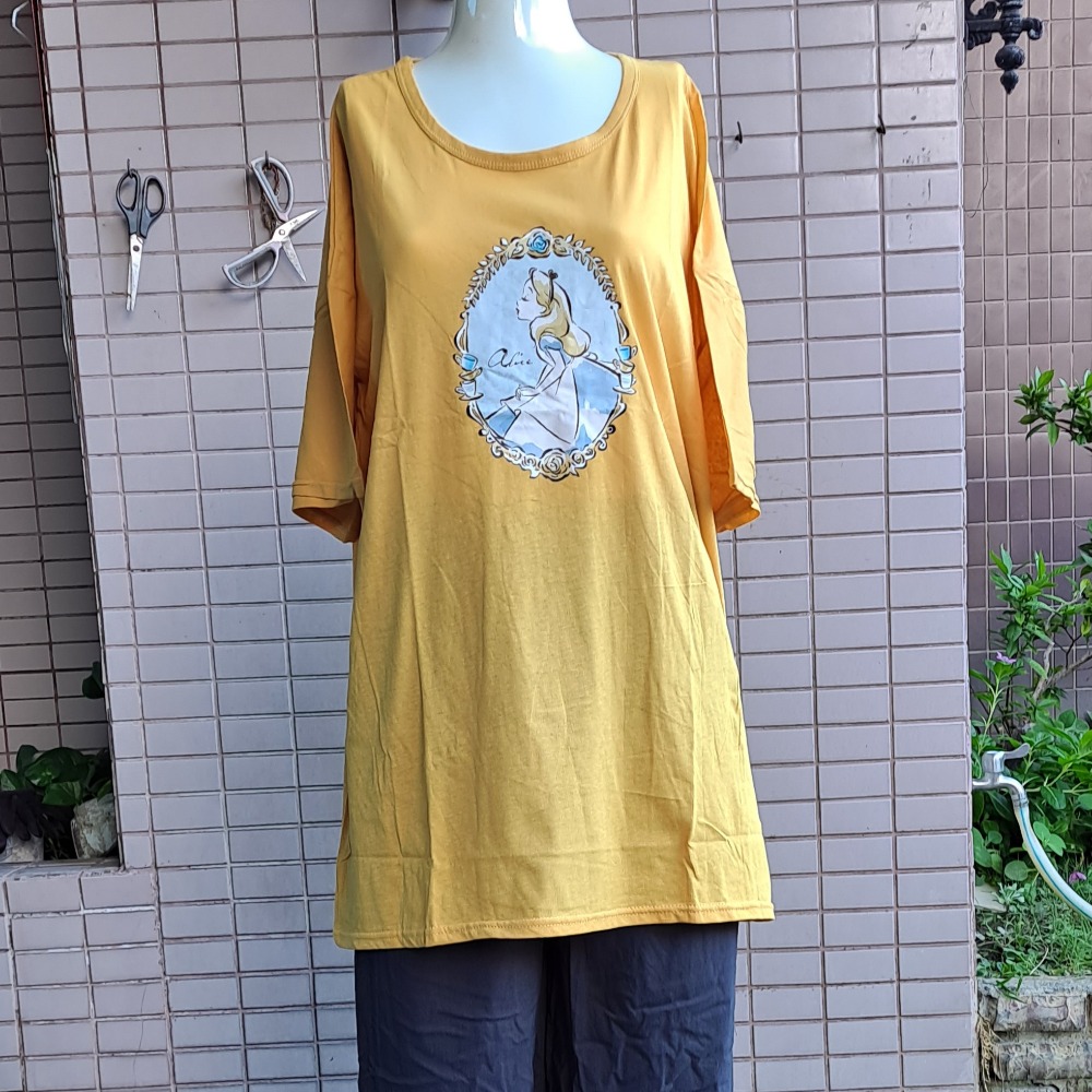 短袖T恤台灣製造圓領卡通女孩棉質輕薄短袖長版T恤上衣，中大尺碼-細節圖2