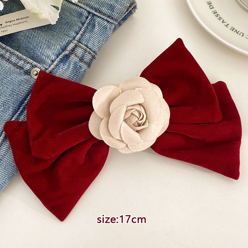 現貨 台灣 ✨ 新年髮飾 白鹿同款 山茶花絲絨大號蝴蝶結髮夾 彈簧夾 小香風 復古 側邊夾子 瀏海夾 鴨嘴夾 新娘髮飾-細節圖8