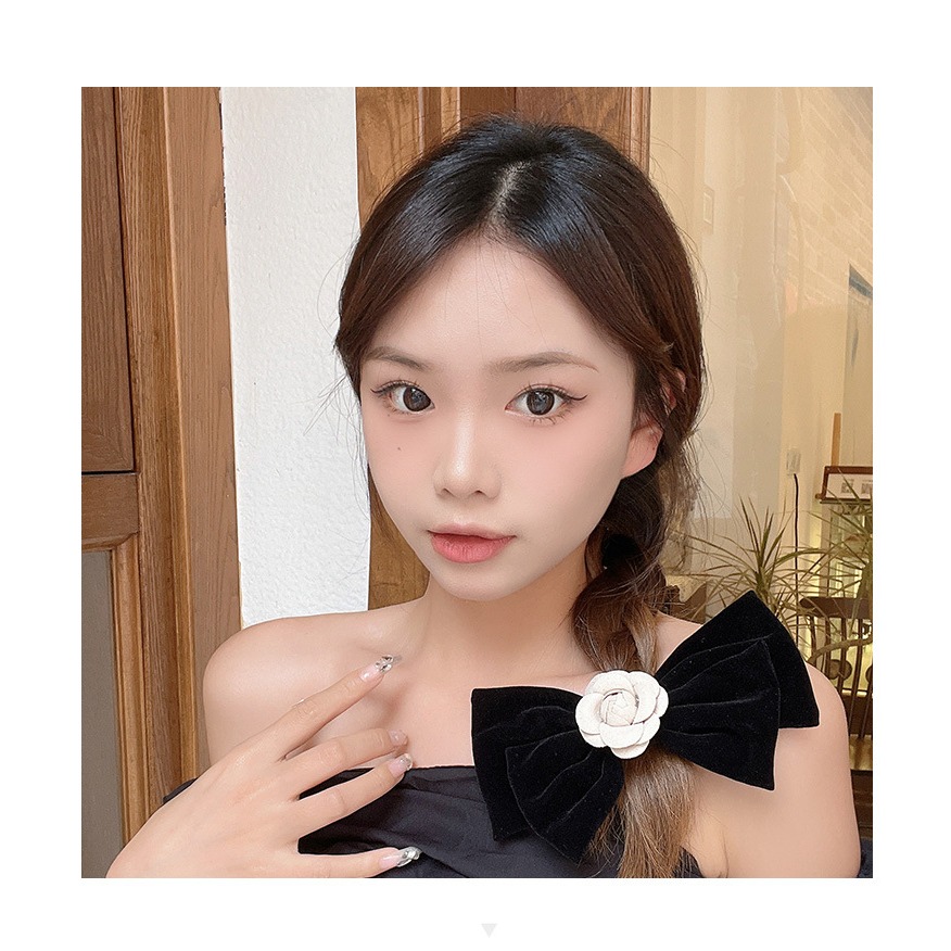 現貨 台灣 ✨ 新年髮飾 白鹿同款 山茶花絲絨大號蝴蝶結髮夾 彈簧夾 小香風 復古 側邊夾子 瀏海夾 鴨嘴夾 新娘髮飾-細節圖10