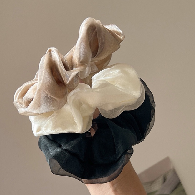 現貨 台灣 ✨ 髮圈 韓風雙層高級歐根紗髮圈 法式浪漫 珍珠光澤 低調奢華 時尚網紗髮圈 大腸圈 髮飾 小紅書同款-細節圖7