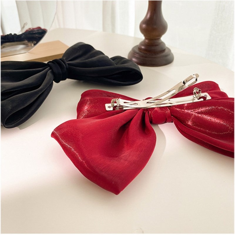 現貨 台灣 ✨人魚姬法式珠光緞面蝴蝶結髮夾 大蝴蝶結髮夾 髮飾 公主頭 髮飾 彈簧夾 韓國東大門進口亮絲緞面 小紅書同款-細節圖3