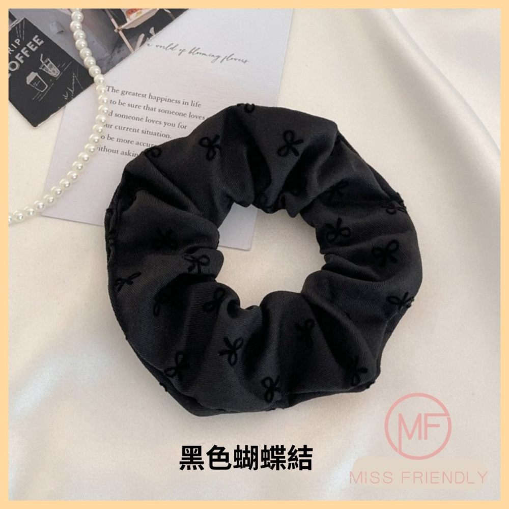 現貨 台灣 ✨ 大腸圈 秋冬新款 韓版 丸子頭 高馬尾 蝴蝶結髮圈 燈心絨大腸髮圈 可愛印花髮圈 愛心 點點 簡約百搭-細節圖8