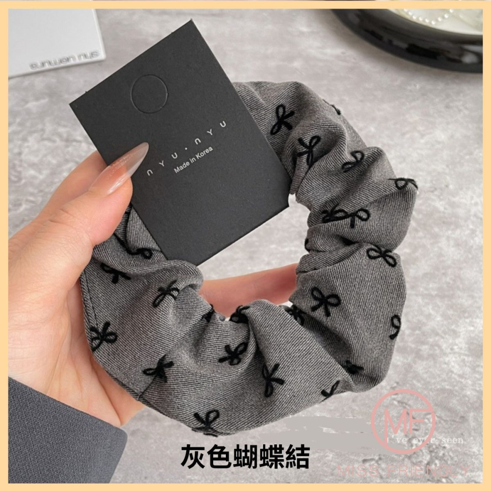 現貨 台灣 ✨ 大腸圈 秋冬新款 韓版 丸子頭 高馬尾 蝴蝶結髮圈 燈心絨大腸髮圈 可愛印花髮圈 愛心 點點 簡約百搭-細節圖9
